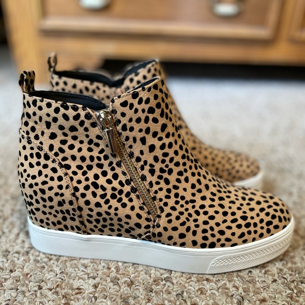 NWT* JustFab Landen High Top Wedge Sneaker